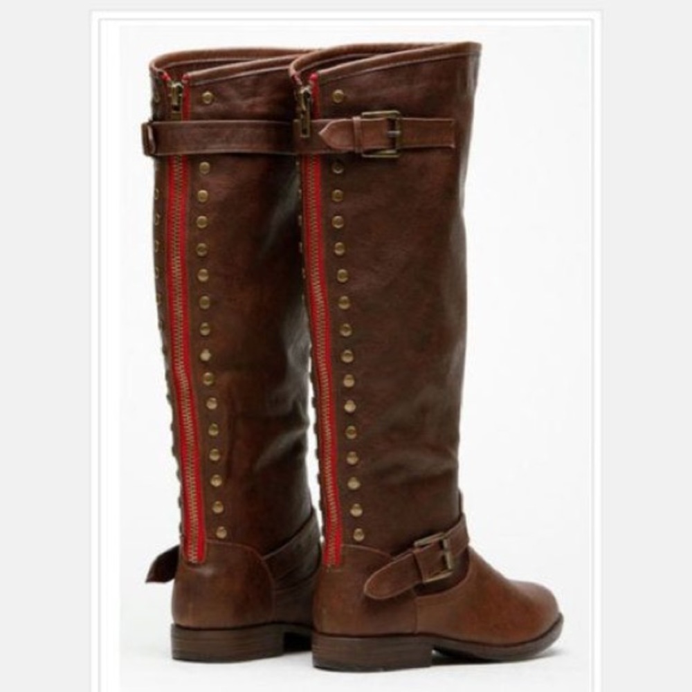Knee High Boots With Zipper Detail